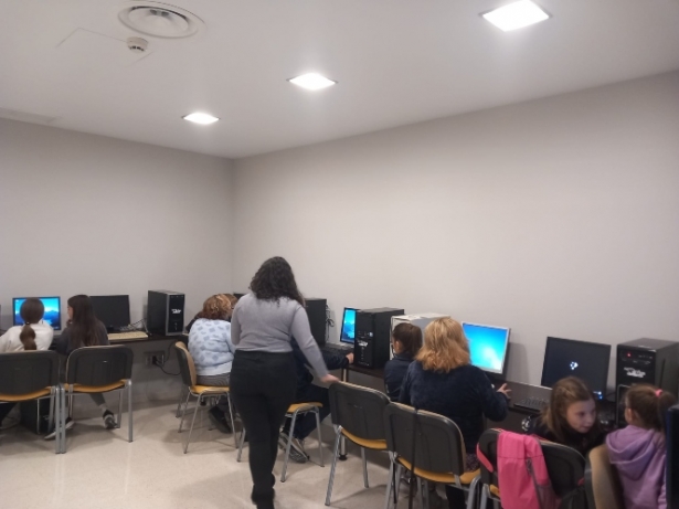 Ordenadores instalados en el Centro de Participación Activa de Huétor Tájar (AYTO. HUÉTOR TÁJAR)