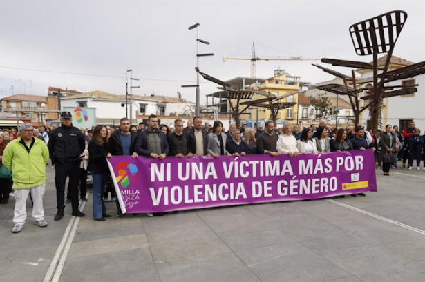 Concentración por la agresión en Armilla, el pasado noviembre (ÁLEX CÁMARA - EUROPA PRESS)