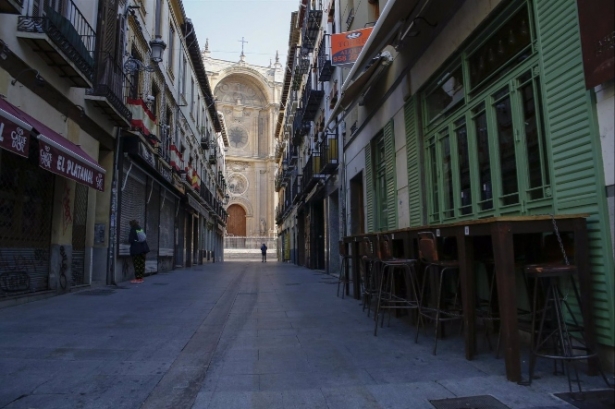 La Catedral de Granada, al fondo en la imagen de archivo (ÁLEX CÁMARA - EUROPA PRESS) 