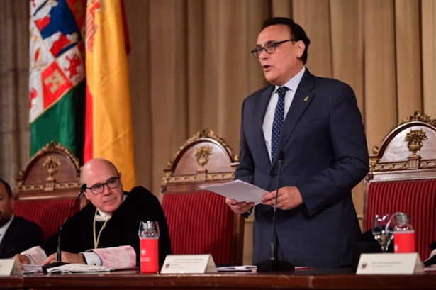 José Carlos Gómez Villamandos en el acto de investidura del nuevo rector de la Universidad de Granada. (JUNTA DE ANDALUCÍA)