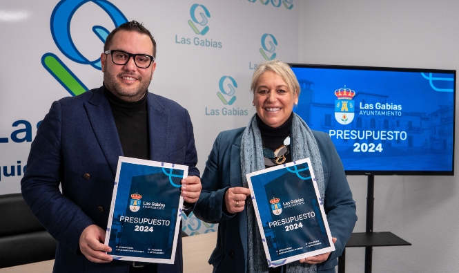 La alcaldesa de Las Gabias, Meri Sádaba, junto al concejal de Hacienda, Javier Bravo (AYTO. LAS GABIAS) La alcaldesa de Las Gabias, Meri Sádaba, junto al concejal de Hacienda, Javier Bravo (AYTO. LAS GABIAS)