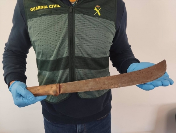 Machete usado por el detenido (GUARDIA CIVIL)