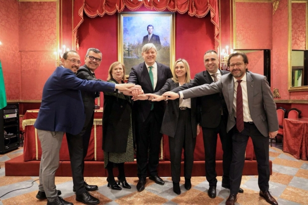 Presentación del nuevo vuelo Granada-Ámsterdam (AYUNTAMIENTO) 