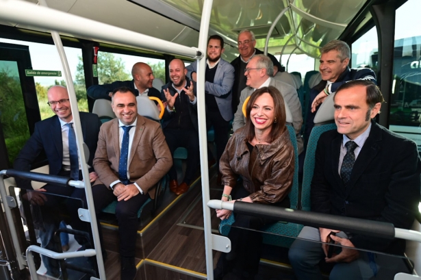 Presentación de los nuevos autobuses (JUNTA)