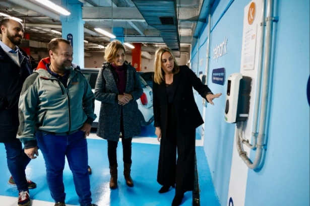 Punto de recarga de vehículos eléctricos (AYTO. GRANADA) 