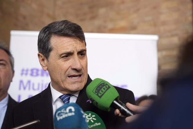 El delegado del Gobierno de España en Andalucía, Pedro Fernández, en una atención a medios en una foto de archivo (JOAQUIN CORCHERO - EUROPA PRESS) El delegado del Gobierno de España en Andalucía, Pedro Fernández, en una atención a medios en una foto de archivo (JOAQUIN CORCHERO - EUROPA PRESS)