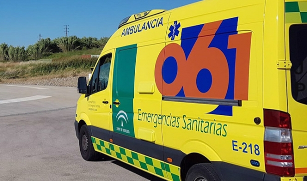 Ambulancia perteneciente al 061 (JUNTA DE ANDALUCÍA)