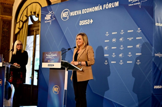 Marífrán Carazo en el desayuno informativo de Nueva Economía Forum (AYTO. GRANADA)