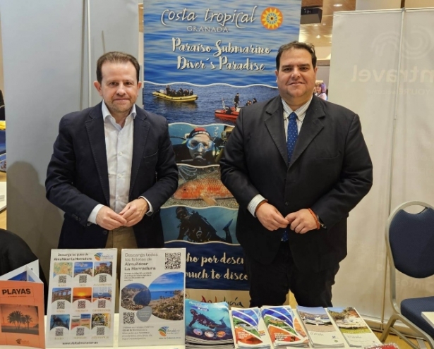 El presidente, Rafael Caballero, y el técnico de turismo, Felipe Puertas, de la Mancomunidad (MANCOMUNIDAD)