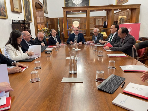 Reunión en la Universidad de Granada sobre los campus de Ceuta y Melilla (JUNTA)