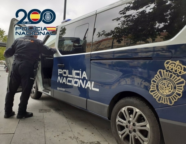 Vehículo policial. (POLICÍA NACIONAL)