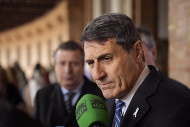 El delegado del Gobierno de España en Andalucía, Pedro Fernández, atiende a los medios en imagen de archivo (JOAQUÍNC ORCHERO / EUROPA PRESS)