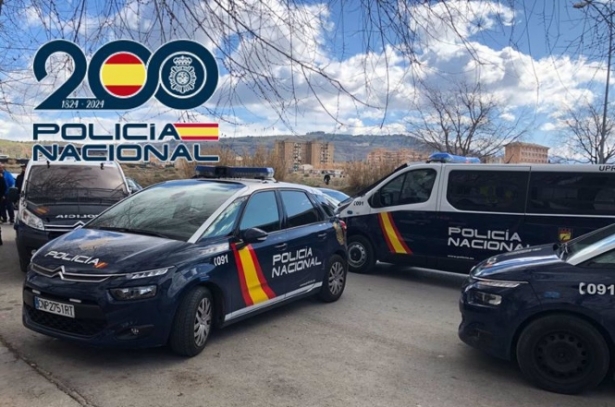 Vehículos policiales en Granada (POLICÍA NACIONAL)