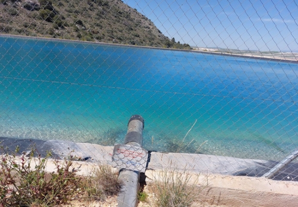 Balsa de 95.000 m3 ubicada en Fuente Olivares, en Pedro Martínez (CHG)