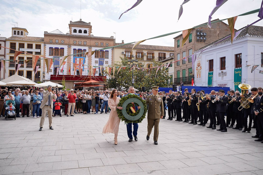 La consejera de Fomento, Rocío Díaz, en el acto conmemorativo del 532º aniversario de las Capitulaciones de Santa Fe (ARSENIO ZURITA) La consejera de Fomento, Rocío Díaz, en el acto conmemorativo del 532º aniversario de las Capitulaciones de Santa Fe (ARSENIO ZURITA)