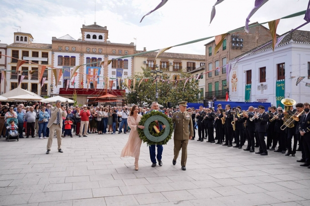 La consejera de Fomento, Rocío Díaz, en el acto conmemorativo del 532º aniversario de las Capitulaciones de Santa Fe (ARSENIO ZURITA)