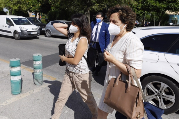 Juana Rivas, antes de acceder al centro de inserción social Matilde Cantos en Granada capital, en imagen de archivo (EUROPA PRESS/ÁLEX CÁMARA)