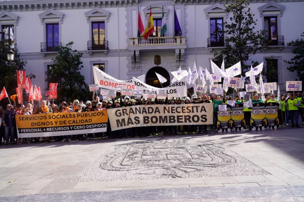 Protestas ante la Plaza del Carmen (PSOE) 