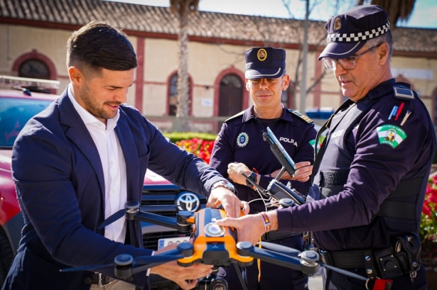 Presentación del dron de la Policía Lcoal (AYTO. MOTRIL)