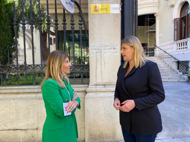 Inmaculada Hernández y Eva Martín (PP)