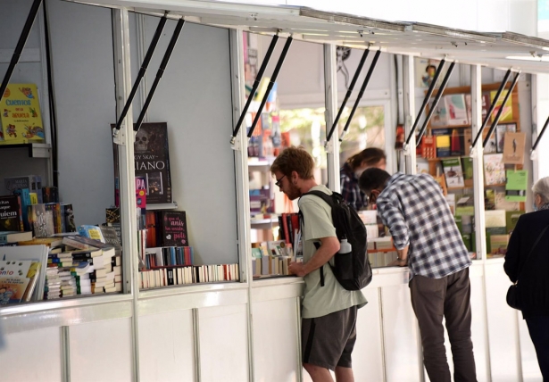 Feria del libro de Granada. Archivo (DIPUTACIÓN DE GRANADA) 