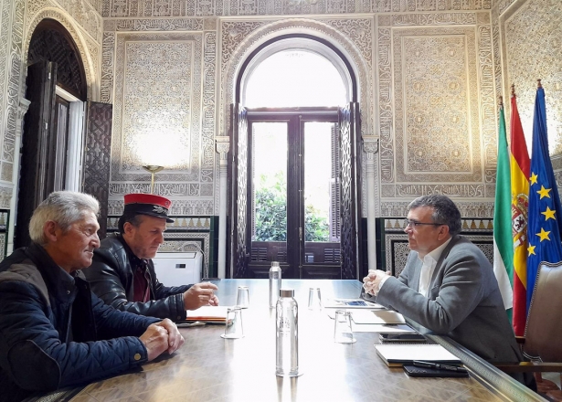 La Asociación Amigos del Ferrocarril Comarca de Baza y la Plataforma Comarca de Guadix por el Tren se han reunido con el subdelegado del Gobierno en Granada, José Antonio Montilla (ASOCIACIÓN AMIGOS DEL FERROCARRIL COMARCA DE BAZA)