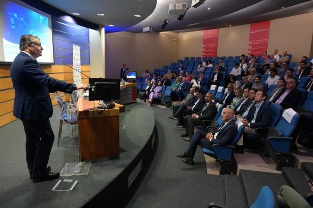 Antonio Sanz durante su intervención (ONTECH)