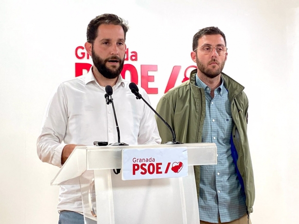 El alcalde de Láchar (Granada), Pedro Sánchez (PSOE), en rueda de prensa este pasado miércoles (PSOE)