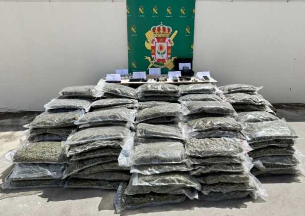 Marihuana incautada en Albolote (GUARDIA CIVIL) 