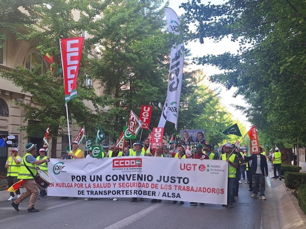 Manifestación de trabajadores de Transportes Rober en Granada - CCOO