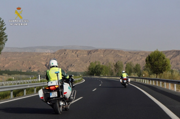 Agentes de la Guardia Civil de Tráfico (GUARDIA CIVIL)