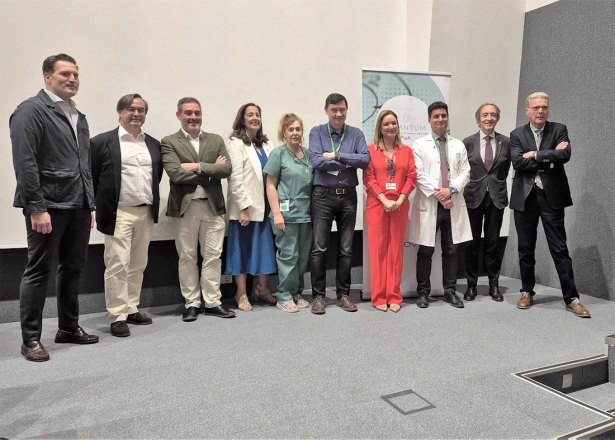 Acto de entrega de la certificación Quantum al Hospital Clínico San Cecilio (JUNTA DE ANDALUCÍA)