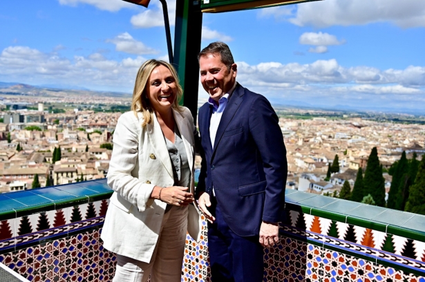 Marifrán Carazo junto a Gerardo Cuerva (AYTO. GRANADA) 