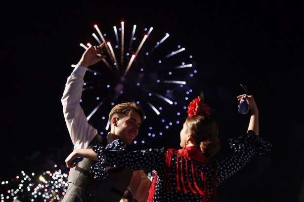 Inauguracion de la feria del Corpus 2019 en Granada con el encendido del recinto (ÁLEX CÁMARA - EUROPA PRESS)