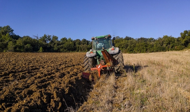 Imagen de archivo de un tractor (REMITIDA POR EL 112 ANDALUCÍA) 