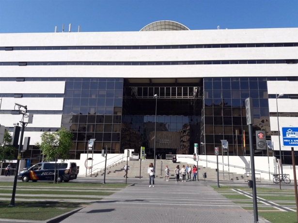 Edificio de La Caleta. Archivo (EUROPA PRESS) 