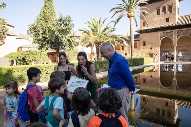 Niños participando en el programa educativo de la Alhambra (PATRONATO DE LA ALHAMBRA Y EL GENERALIFE)