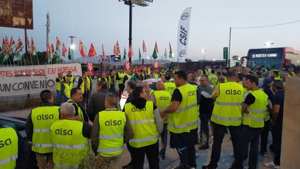 Concentración durante la huelga de los conductores de los autobuses urbanos de Granada  (CCOO)