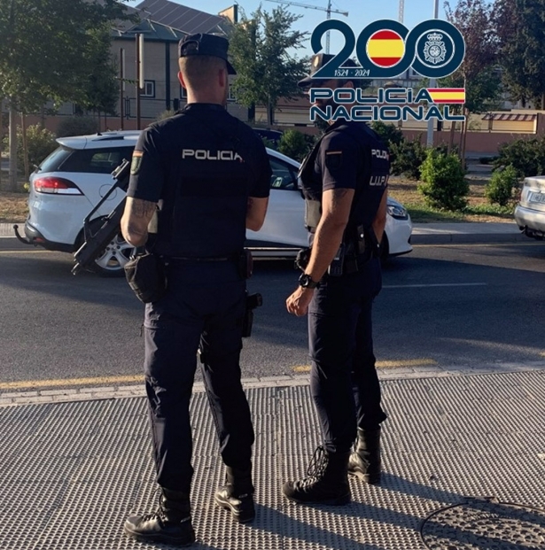 Agentes de Policía Nacional, en imagen de archivo (POLICÍA NACIONAL EN GRANADA)