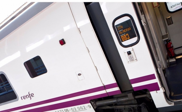 Imagen de archivo de un tren Madrid-Almería (RENFE)