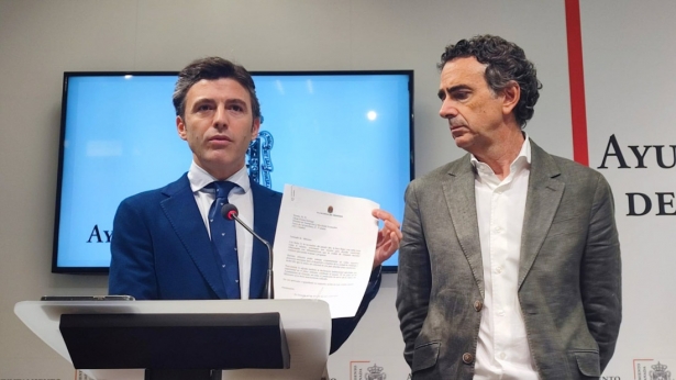 Los concejales de Presidencia y de Urbanismo de Granada, Jorge Saavedra y Enrique Catalina, en imagen de archivo (AYUNTAMIENTO)