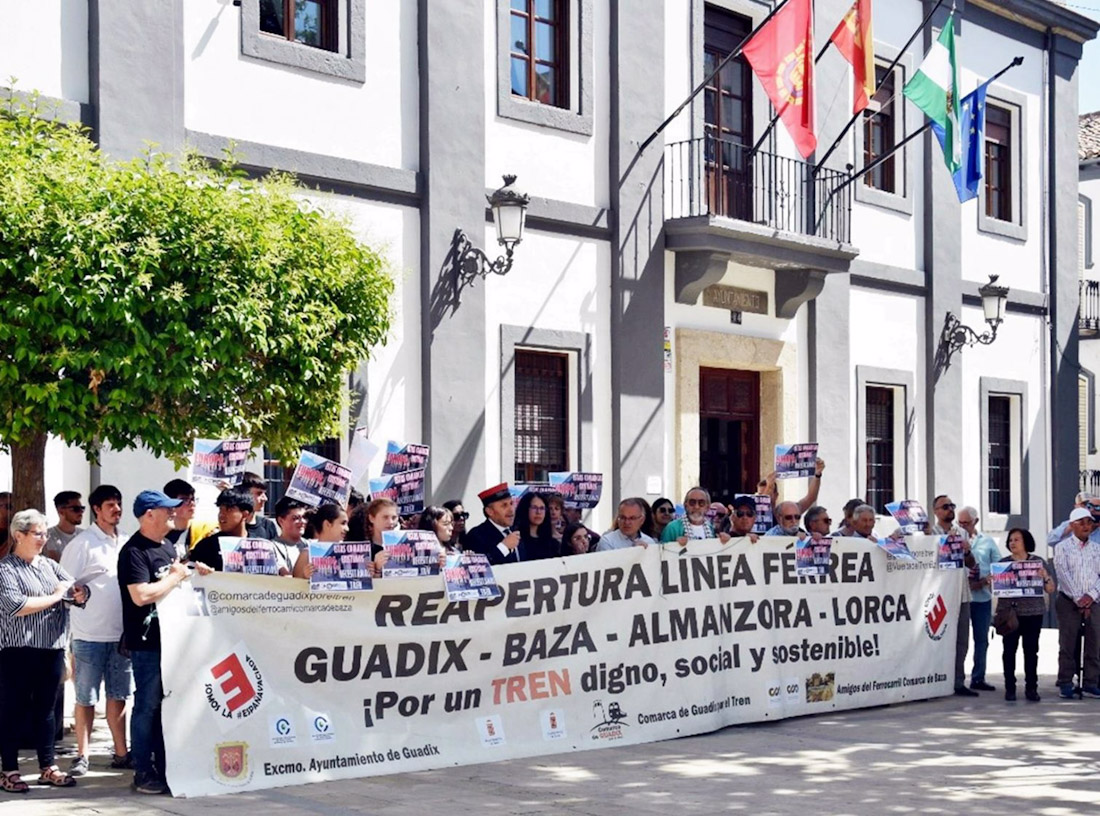 Concentración de colectivos ferroviarios por la vuelta del tren Guadix-Lorca (ASOCIACIÓN AMIGOS DEL FERROCARRIL) Concentración de colectivos ferroviarios por la vuelta del tren Guadix-Lorca (ASOCIACIÓN AMIGOS DEL FERROCARRIL)