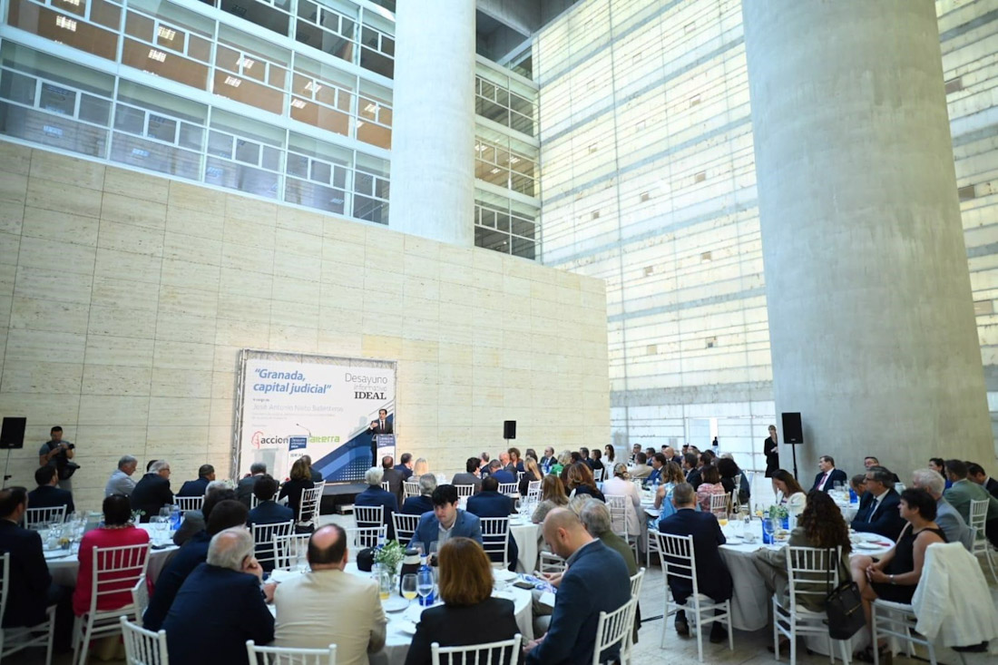 El consejero de Justicia, Administración Local y Función Pública, José Antonio Nieto, en un desayuno informativo de Ideal en El Cubo (JUNTA DE ANDALUCÍA) El consejero de Justicia, Administración Local y Función Pública, José Antonio Nieto, en un desayuno informativo de Ideal en El Cubo (JUNTA DE ANDALUCÍA)