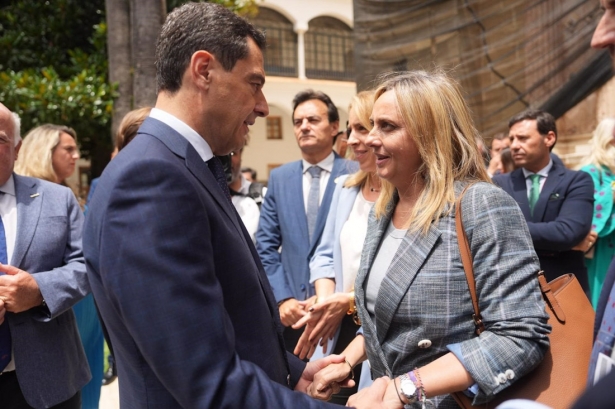 El presidente de la Junta, Juanma Moreno, y la alcaldesa de Granada, Marifrán Carazo (AYUNTAMIENTO DE GRANADA)