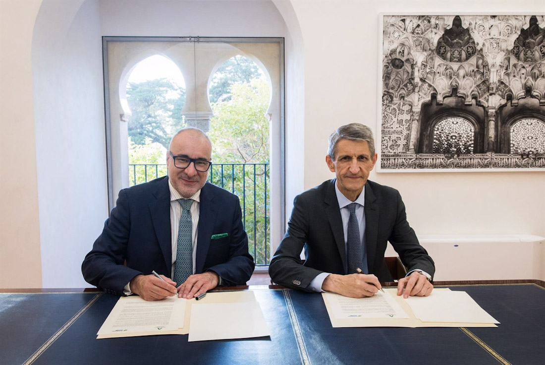 El director general del Patronato de la Alhambra y Generalife, Rodrigo Ruiz-Jiménez, y el presidente de la Fundación Unicaja, José Manuel Domínguez (FUNDACIÓN UNICAJA) El director general del Patronato de la Alhambra y Generalife, Rodrigo Ruiz-Jiménez, y el presidente de la Fundación Unicaja, José Manuel Domínguez (FUNDACIÓN UNICAJA)