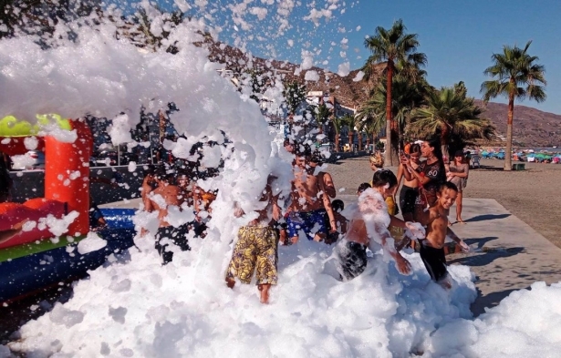 Actividad del programa de ocio `Vuelve el Verano a la Costa Tropical` (PSOE)