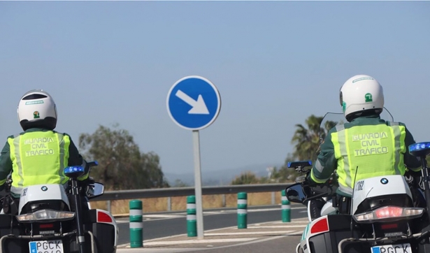 Motoristas de la Guardia Civil de Tráfico (EMERGENCIAS 112)