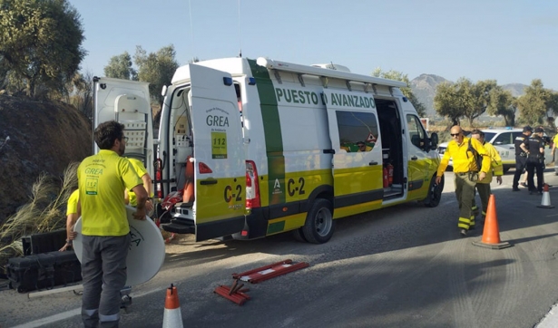 El Grupo de Emergencias de Andalucía (GREA) instala el Puesto de Mando Avanzado (PMA) en el incendio de Víznar (EMERGENCIAS 112 ANDALUCÍA)