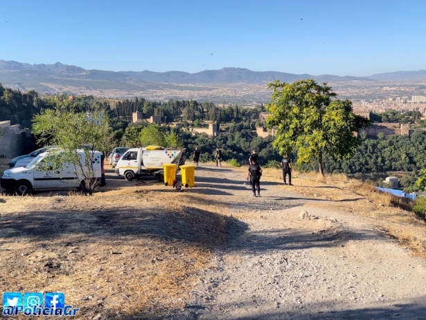 Imagen de archivo de un operativo en las cuevas del Cerro de San Miguel (POLICÍA LOCAL)