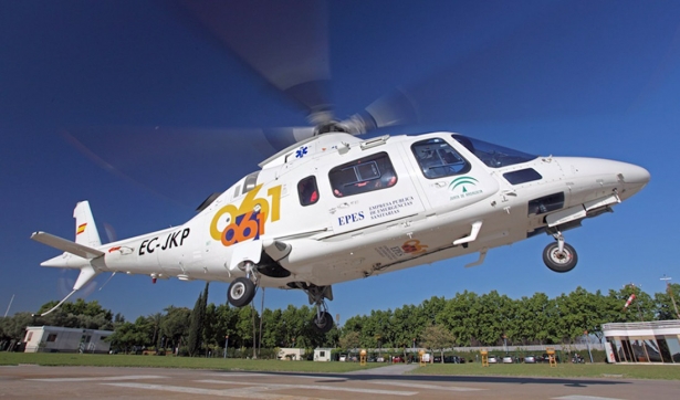 Helicóptero sanitario del 061, en imagen de archivo (JUNTA DE ANDALUCÍA)